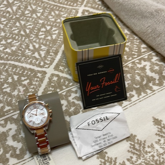 Fossil Modern Courier Analog Silver Dial Women's Watch - Picture 4 of 8
